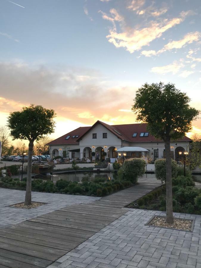 Deak Udvarhaz Kakucs Exterior photo